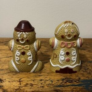 Charming Gingerbread Salt and Pepper Set - Brown and Cream